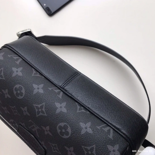 Aaa replica bags Louis Messenger Vuitton 0825